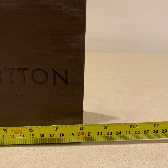 Louis Vuitton shopping bag - Picture 6 of 11